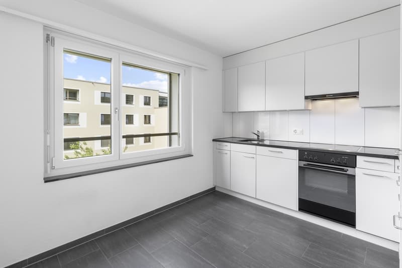 3.5-Zimmerwohnung mit sonnigem Balkon und Blick ins Grüne (4)