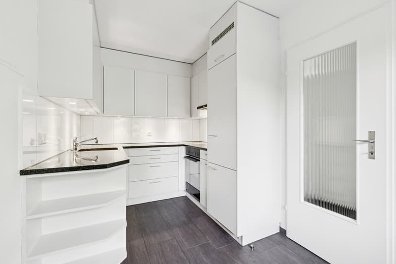 3.5-Zimmerwohnung mit sonnigem Balkon und Blick ins Grüne (6)