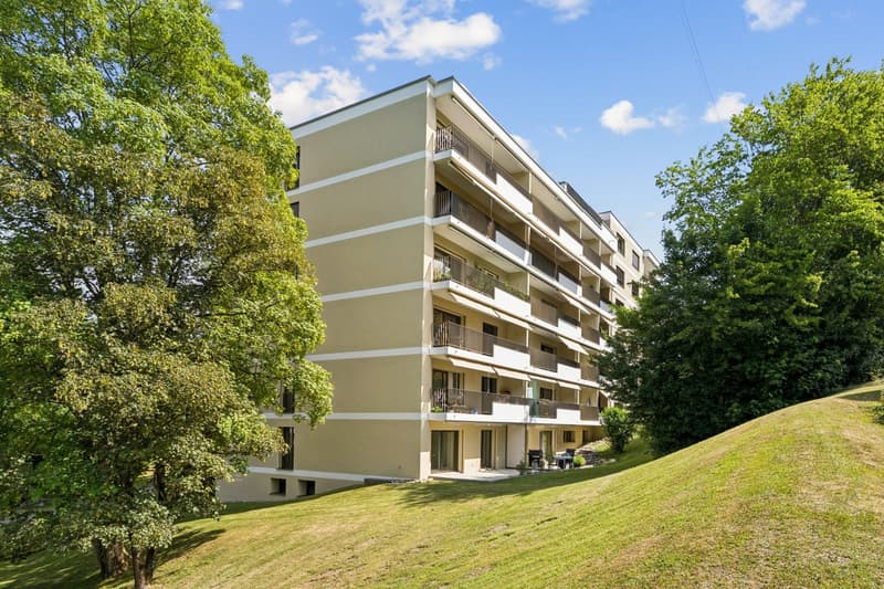 3.5-Zimmerwohnung mit sonnigem Balkon und Blick ins Grüne (1)
