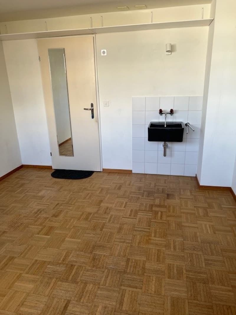 Helles Atelier an bester Lage in Fällanden zu vermieten (2)