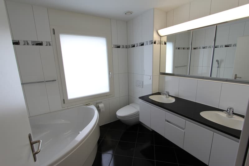 Badezimmer mit Badewanne
