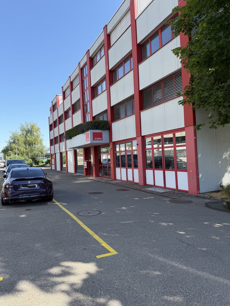 Attraktive Bürofläche in Dielsdorf (1)