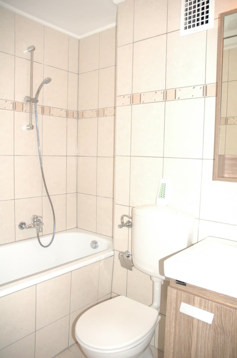 "moderne 2-Zimmerwohnung an zentraler Lage mit Balkon" (4)
