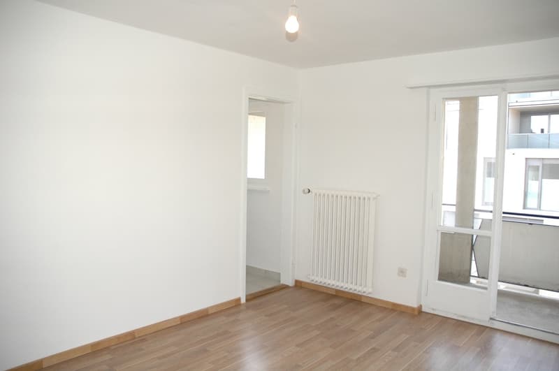 "moderne 2-Zimmerwohnung an zentraler Lage mit Balkon" (6)