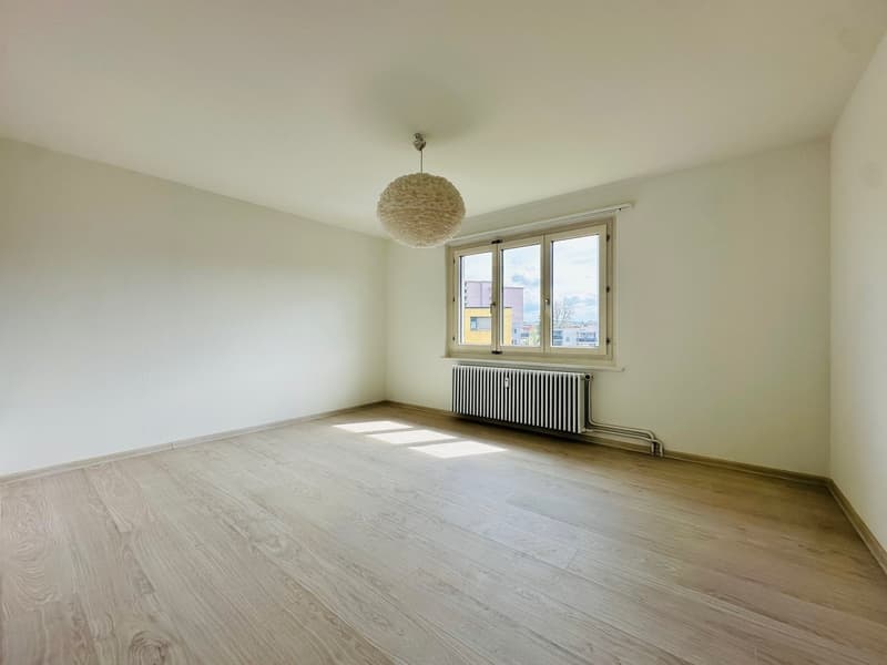 grosszügige 4-Zimmer-Wohnung mit Balkon an zentraler Lage (2025 renoviert) (5)