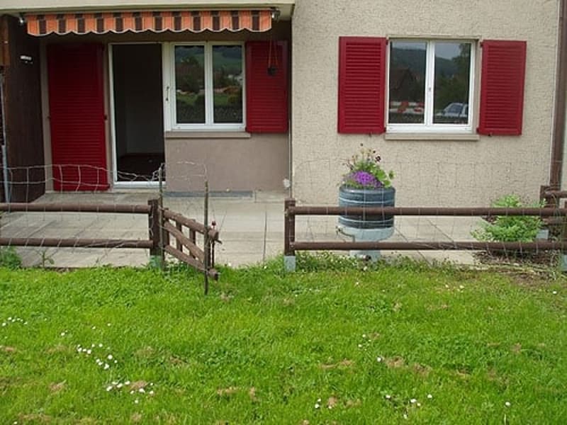 schöne 4-Zimmer-Wohnung mit Gartensitzplatz (7)