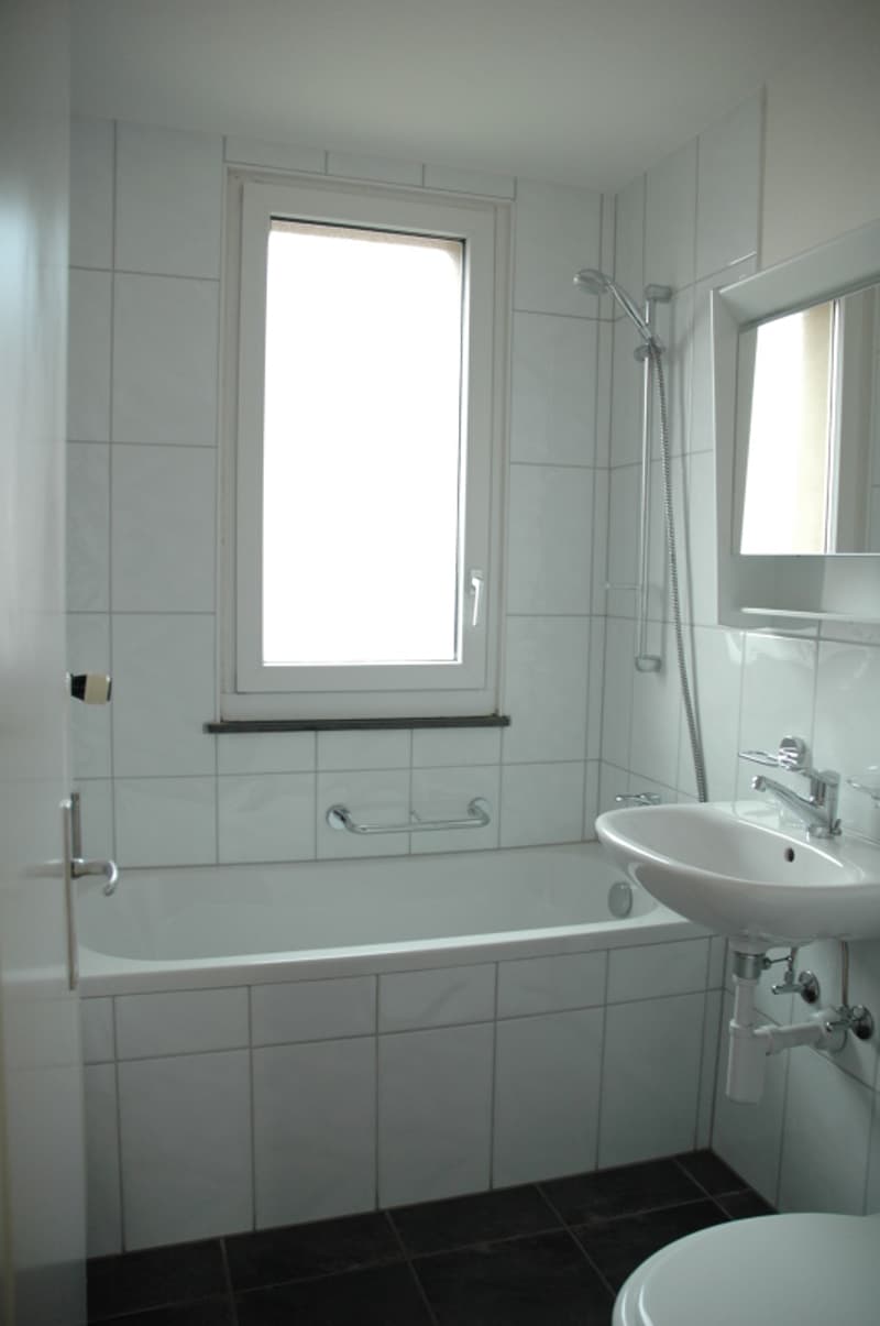 Badezimmer mit Fenster