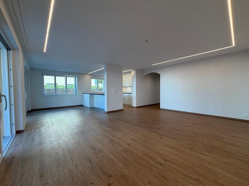 moderne 3.5-Zimmer-Wohnung mit sonnigem Sitzplatz, eigenem Rasenanteil und Waschturm (6)