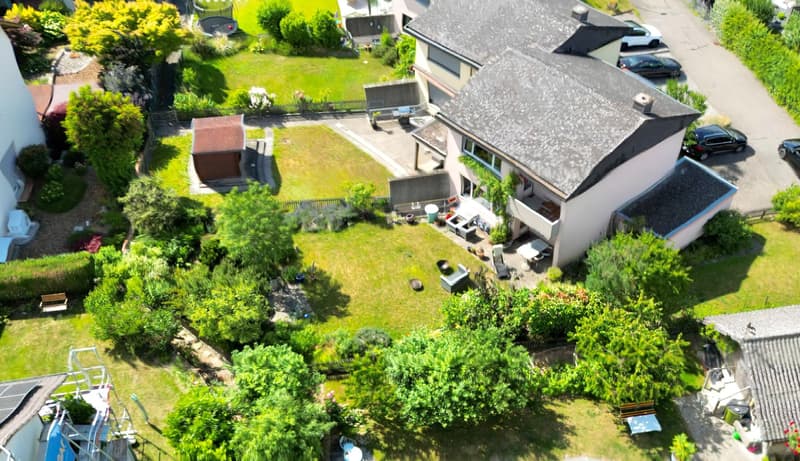 4.5 Zimmer-Eck-Einfamilienhaus an ruhiger Lage mit grossem Garten (1)