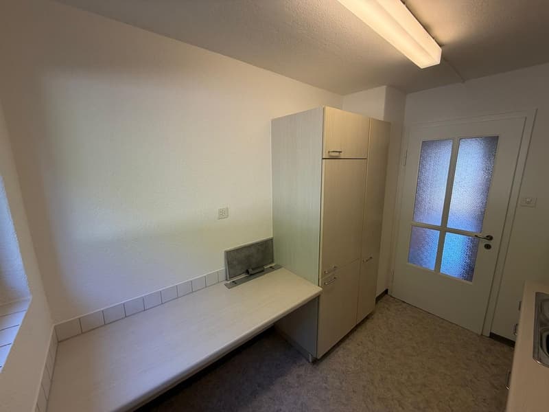 grosszügige 3.0-Zimmer-Wohnung an ruhiger Lage mit sonnigem Balkon (3)
