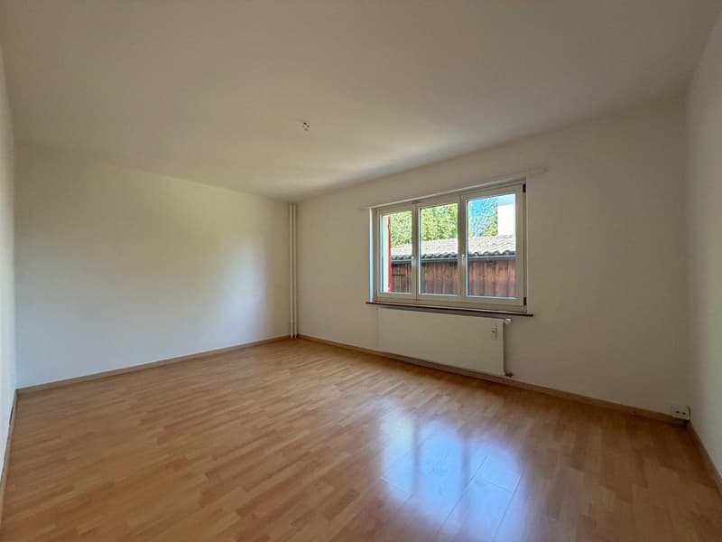 grosszügige 3.0-Zimmer-Wohnung an ruhiger Lage mit sonnigem Balkon (5)