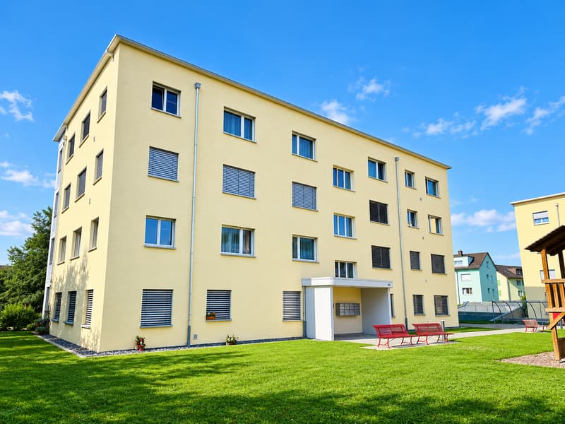 moderne 3.5-Zimmer-Wohnung mit sonnigem Balkon und Waschturm (2)