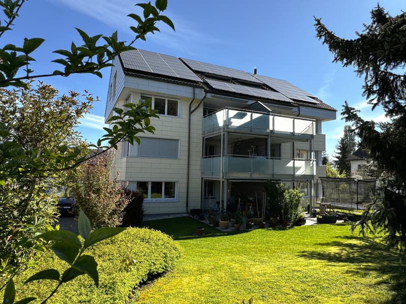 Ansicht des gepflegten Mehrfamilienhauses