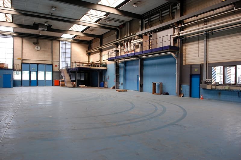 Gewerbehalle mit Laufkran (4)