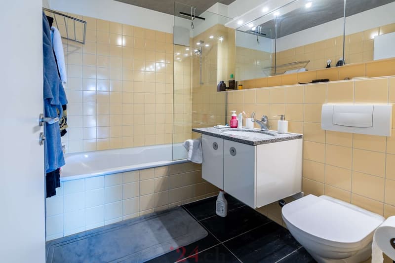 Badezimmer mit Badewanne