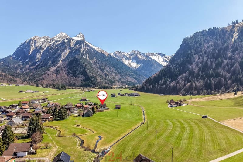 6.5 Zi.-Doppelhaushälfte mit Studio, Garten und Bergblick (13)