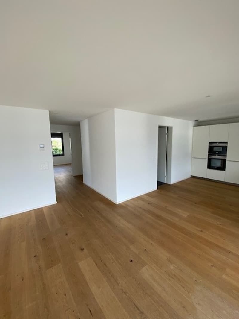 Moderne 3.5-Zimmer-Wohnung mit grosser Loggia an zentraler Lage in Affoltern am Albis (4)