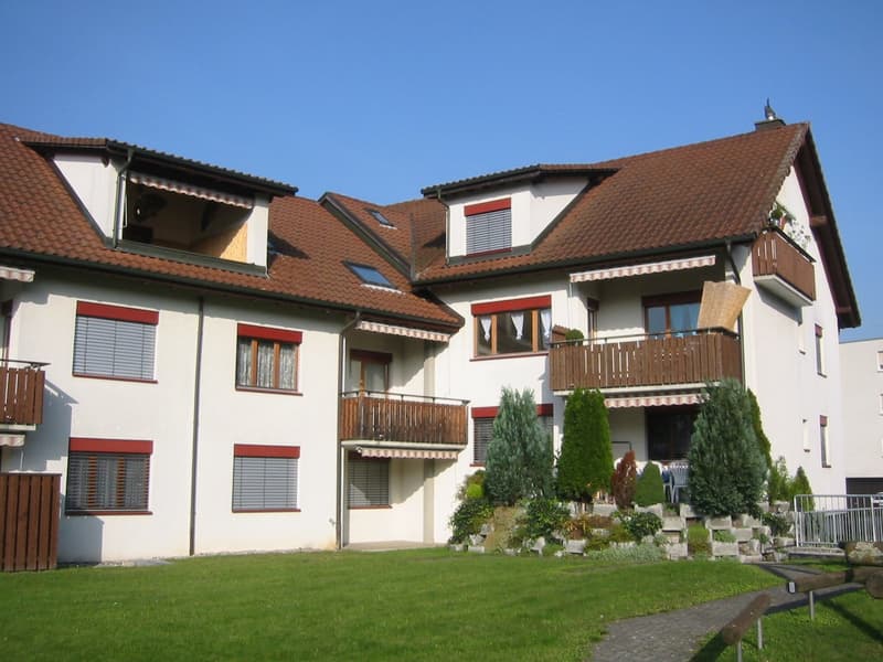 Attraktive 2.5-Zimmer-Wohnung an ruhiger und grüner Lage in Obfelden (1)