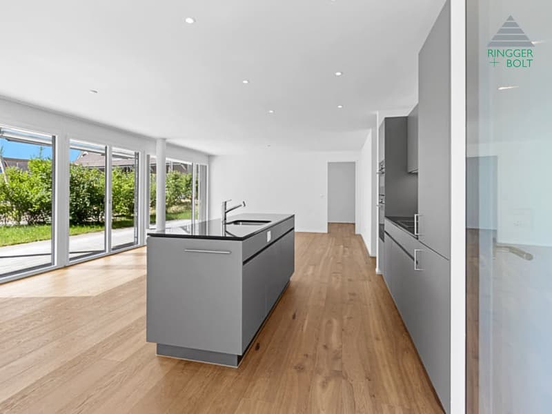 Moderne 2.5-Zimmer-Gartenwohnung mit grosszügigem Sitzplatz in Zwillikon (2)
