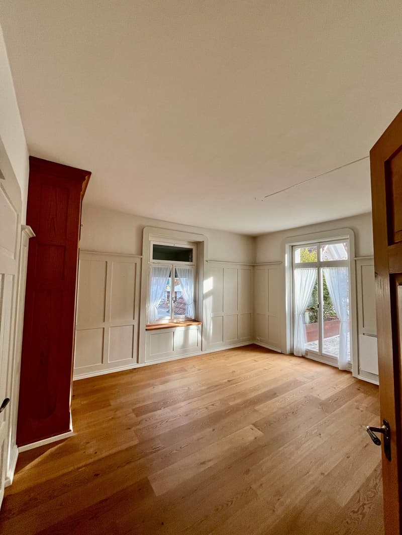 8.5-Zimmer-Maisonettewohnung mit Altbaucharme, grosser Terrasse und Garten in Hausen am Albis (8)