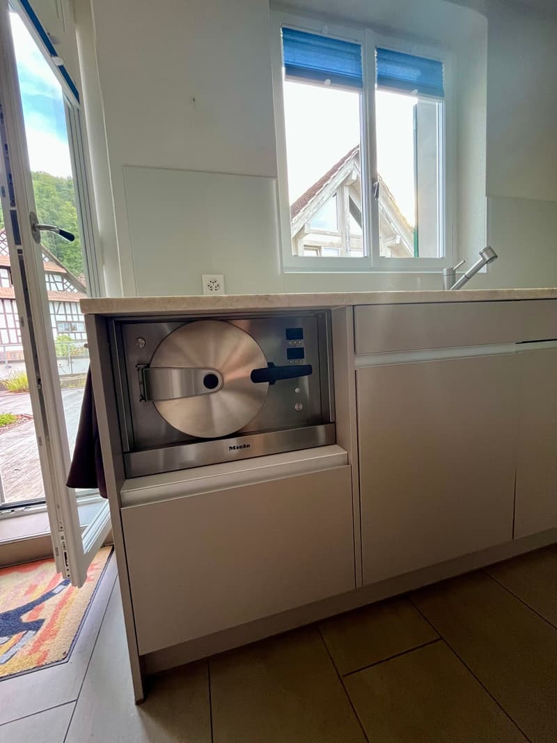 8.5-Zimmer-Maisonettewohnung mit Altbaucharme, grosser Terrasse und Garten in Hausen am Albis (6)