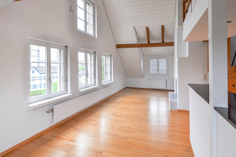 Charmante 3.5-Zimmer-Maisonette-Wohnung im Altbau in Affoltern am Albis (2)