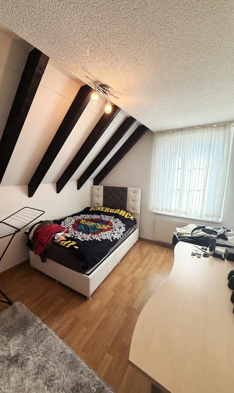 Charmante 4.5-Zimmer-Wohnung an zentraler Lage in Volketswil (8)