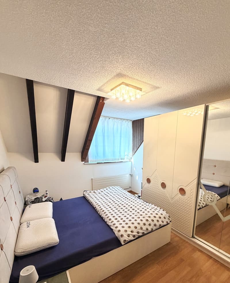 Charmante 4.5-Zimmer-Wohnung an zentraler Lage in Volketswil (6)