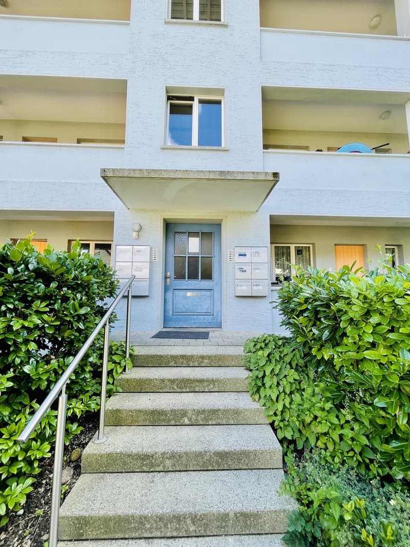 Charmante 3-Zimmer-Wohnung mit Balkon an zentraler Lage in Dietikon (2)
