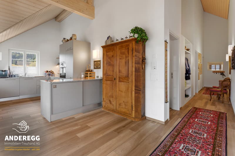 Neuwertige Dachwohnung mit Loggia  zentral wohnen in Weisslingen (6)
