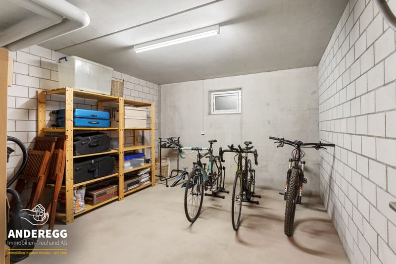 Helle 4.5-Zi.-Wohnung im 2. OG, Lift und Bastelraum an zentraler Lage (12)