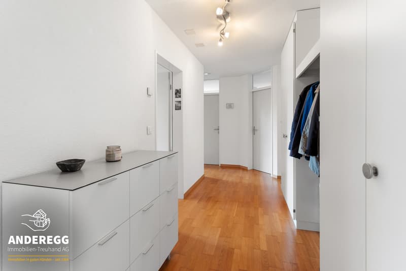 Helle 4.5-Zi.-Wohnung im 2. OG, Lift und Bastelraum an zentraler Lage (6)