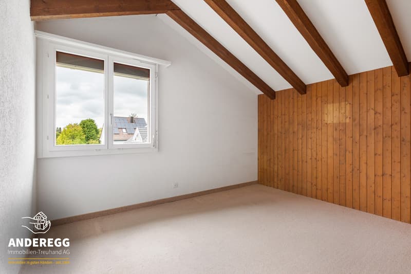 4.5-Zi.-Wohnung im OG mit vielseitigem Mehrzweckraum im DG und Garage (13)