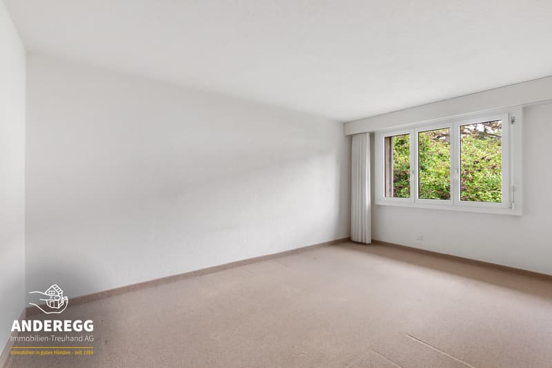 4.5-Zi.-Wohnung im OG mit vielseitigem Mehrzweckraum im DG und Garage (7)