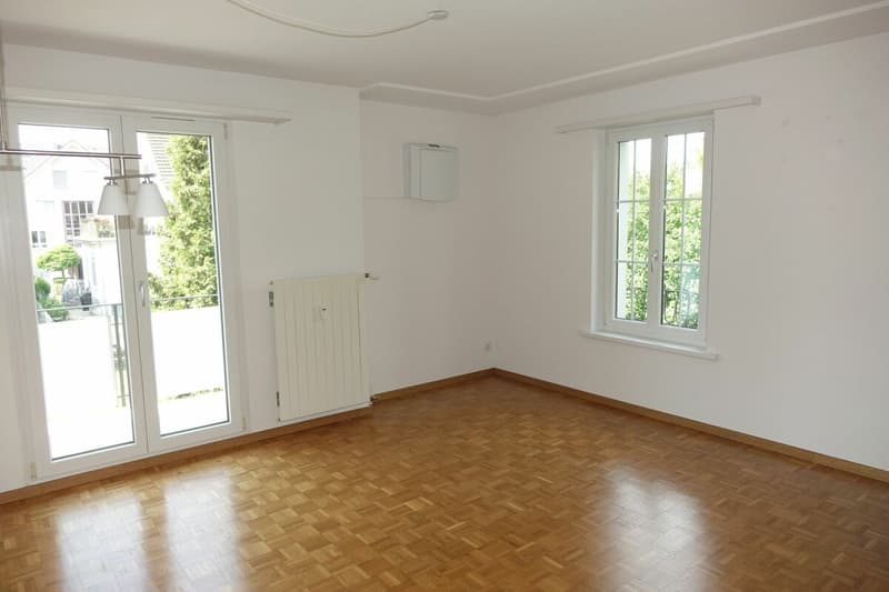 charmante, renovierte 4-Zimmerwohnung mit Balkon (2)