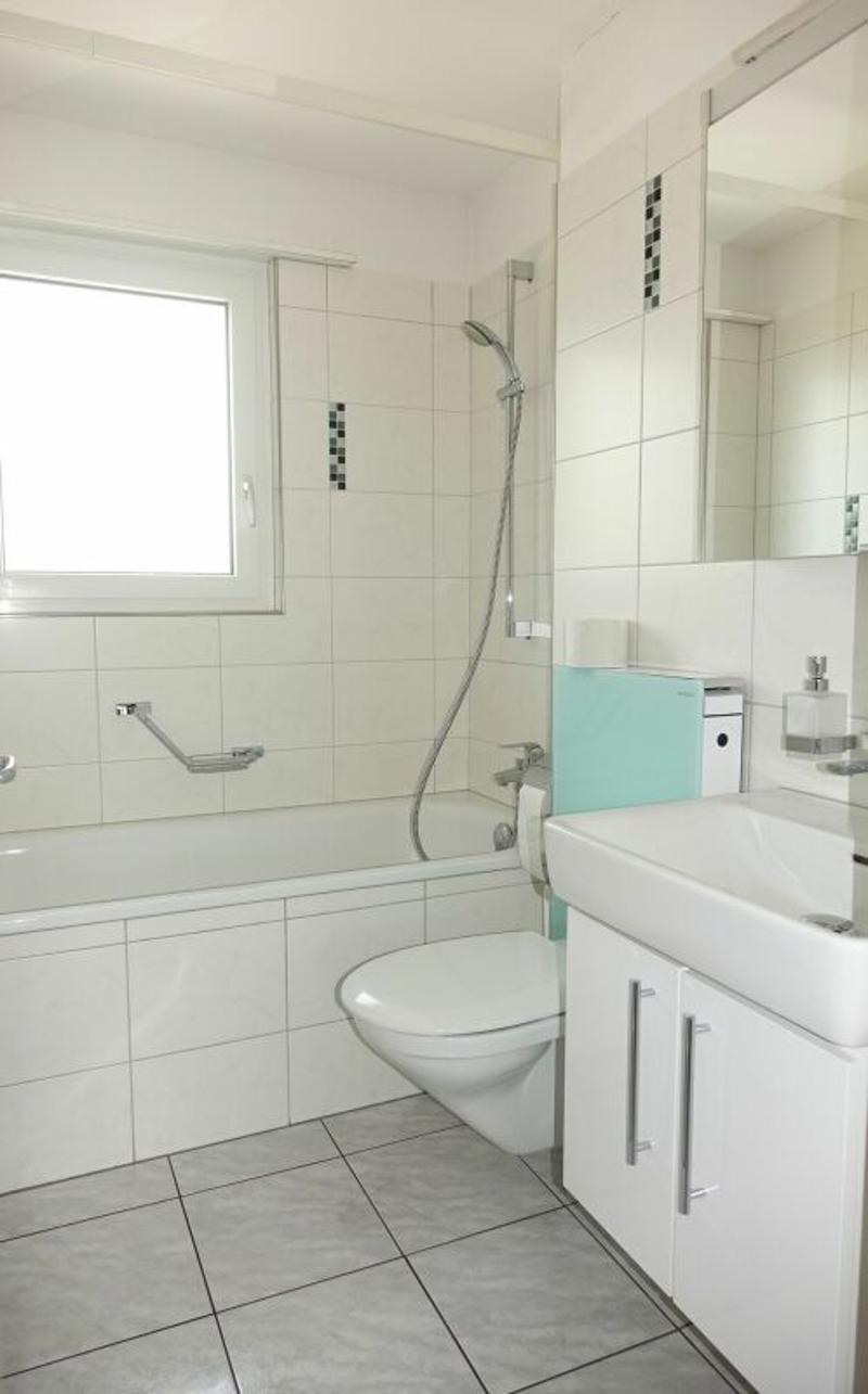 charmante, renovierte 4-Zimmerwohnung mit Balkon (6)