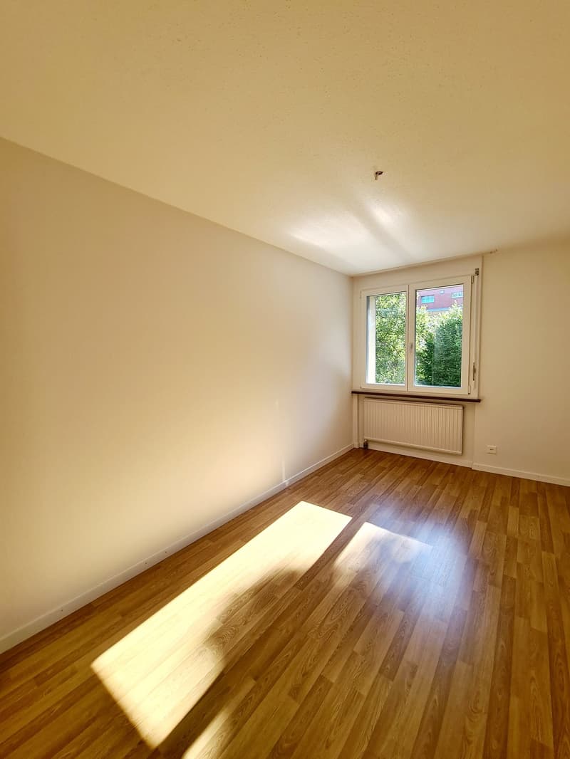 Grosszügige 3.5 Zi. Wohnung mit Balkon (11)