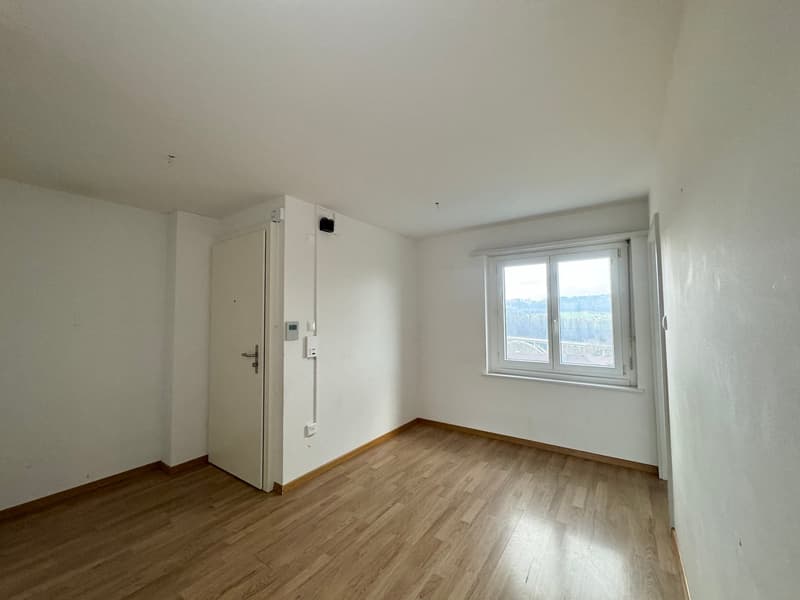 Grosszügige 5.5-Zimmer-Wohnung mit Balkon in St. Gallen (1)