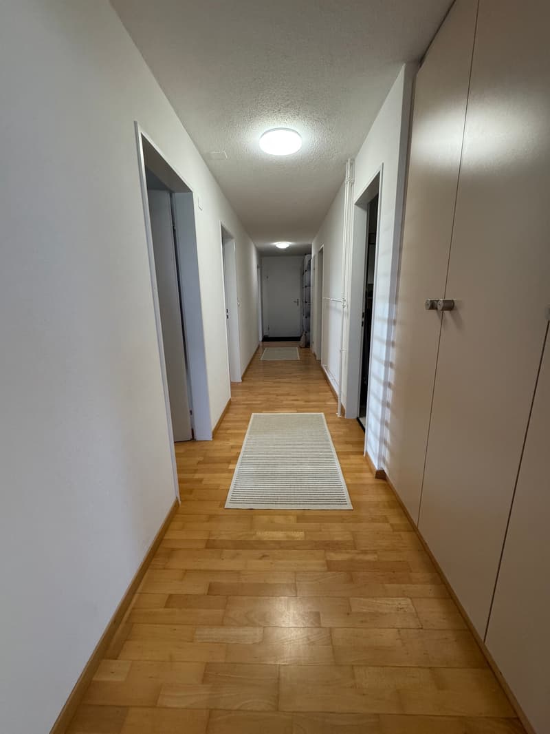 Charmante 4.5-Zimmer Wohnung mit Balkon (3)