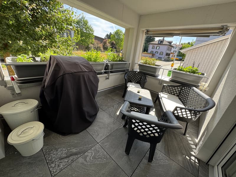 Moderne 2.5-Zimmer-Wohnung mit Balkon in Flawil (5)