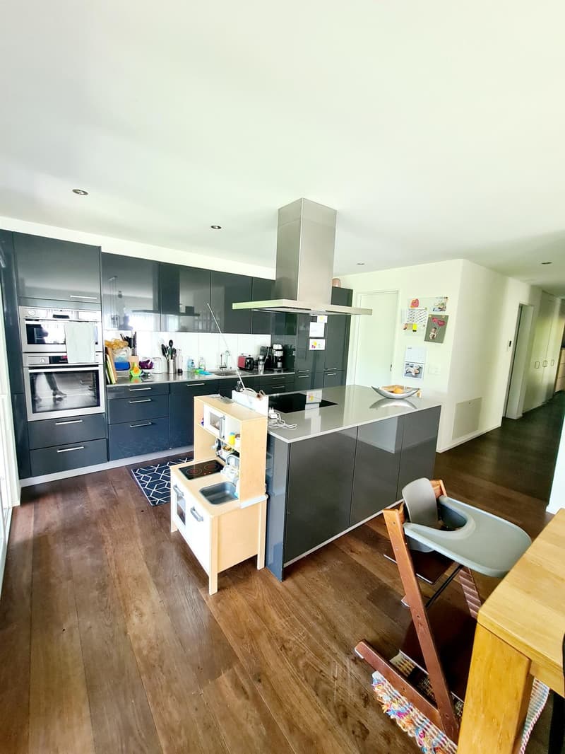 Moderne 4.5-Zimmer-Wohnung mit Sitzplatz in Kreuzlingen (1)