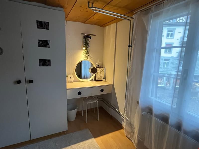 Charmante 2.5-Zimmer-Wohnung im Herzen von Arbon (4)