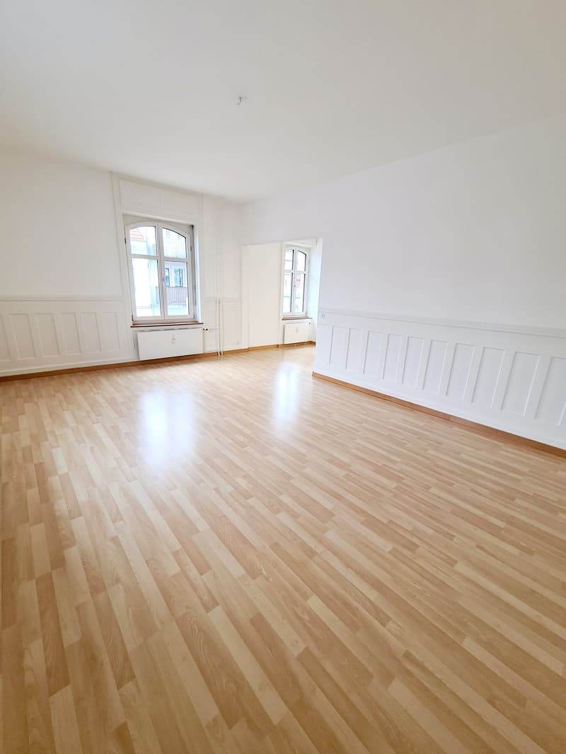 Moderne 2.5 Zimmerwohnung an Zentralerlage (4)