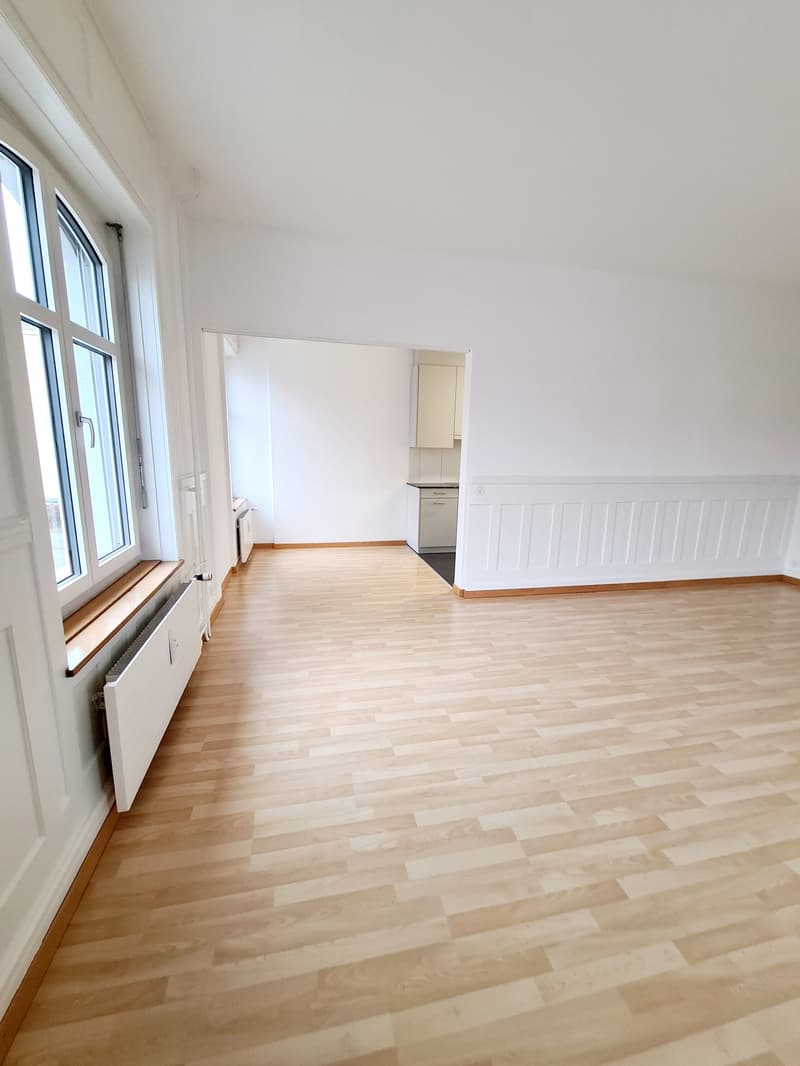 Moderne 2.5 Zimmerwohnung an Zentralerlage (5)