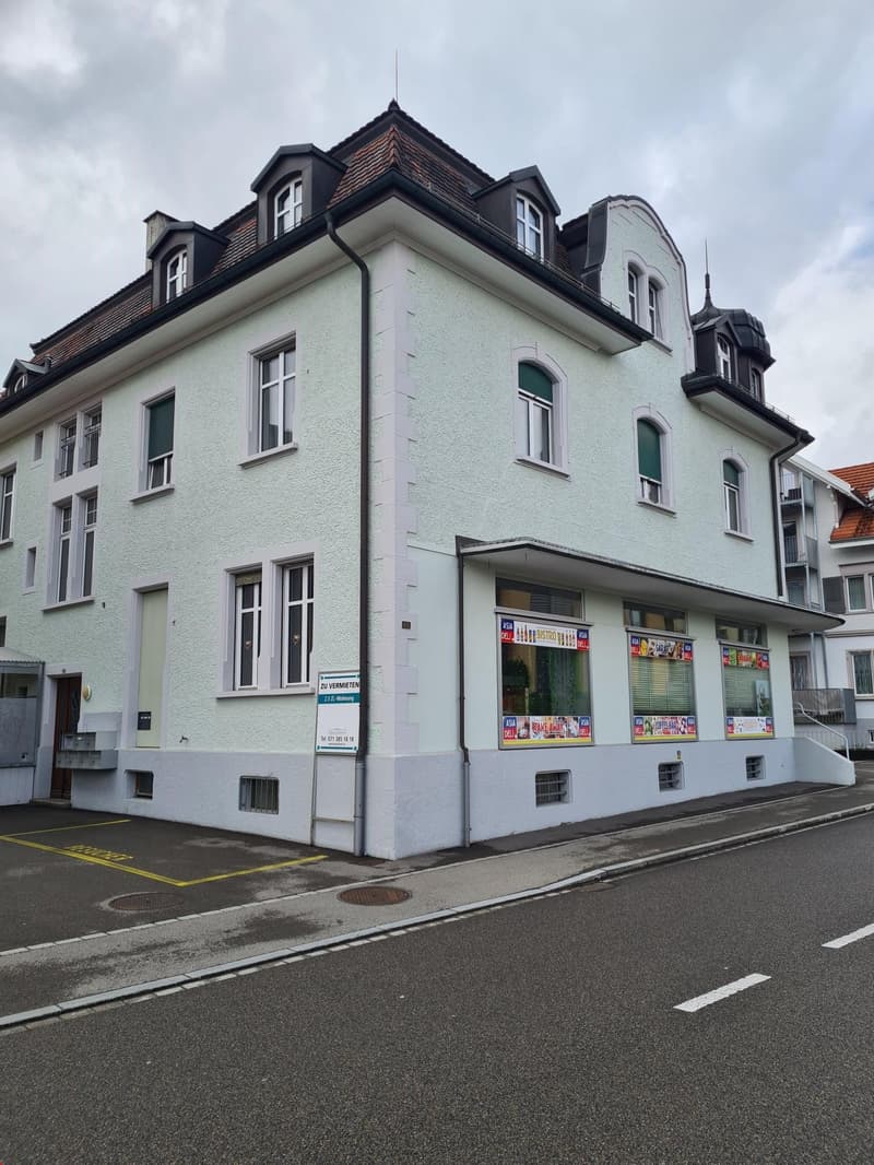 Moderne 2.5 Zimmerwohnung an Zentralerlage (10)