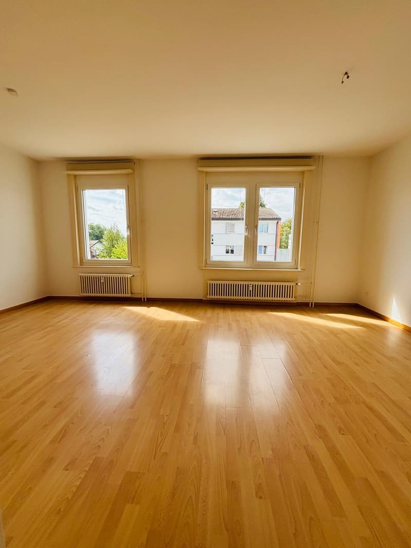 Helle 3.5-Zimmer-Wohnung mit Balkon in Arbon – ab sofort verfügbar! (3)