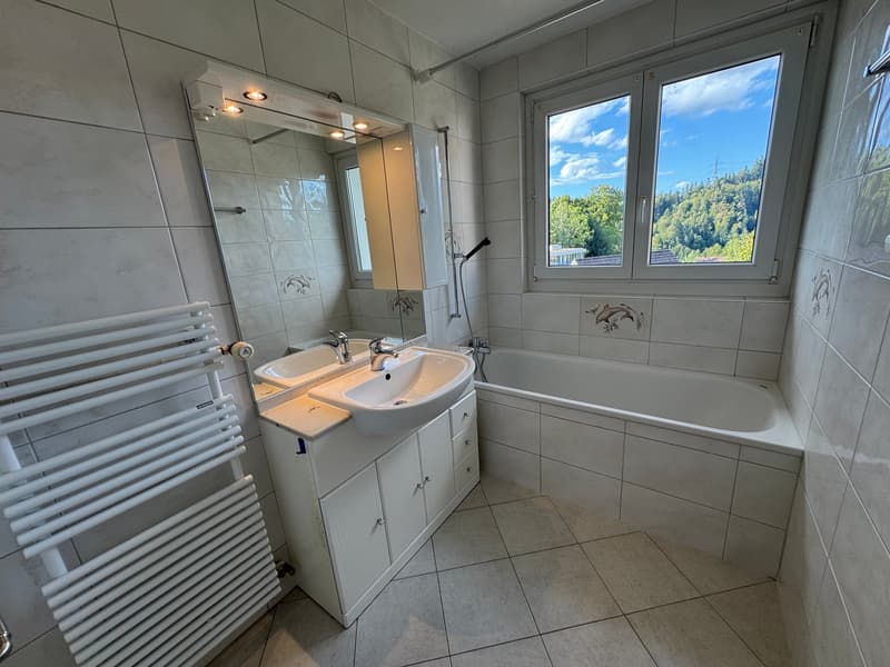 Geräumige 5-Zimmer-Wohnung mit Balkon in ruhiger Lage (7)