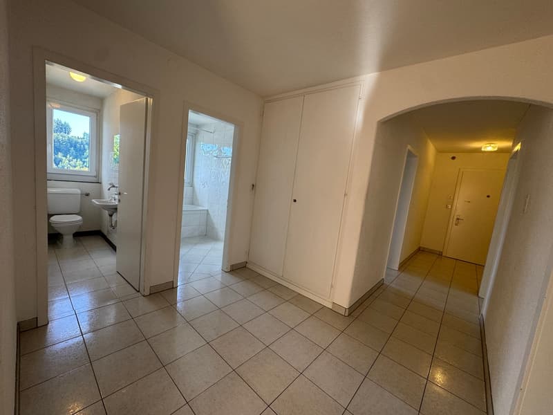 Geräumige 5-Zimmer-Wohnung mit Balkon in ruhiger Lage (4)