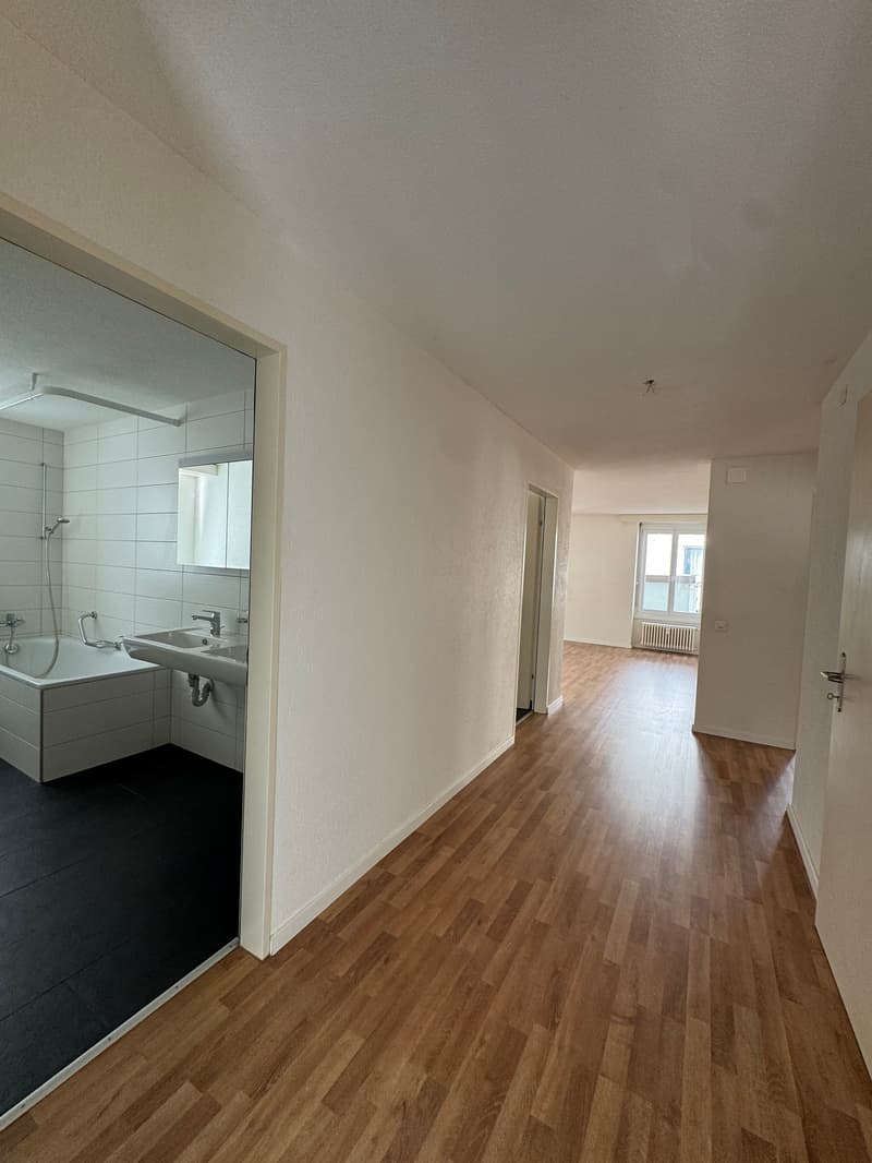 Geräumige 4.5-Zimmer-Wohnung im Erdgeschoss in Arbon (7)