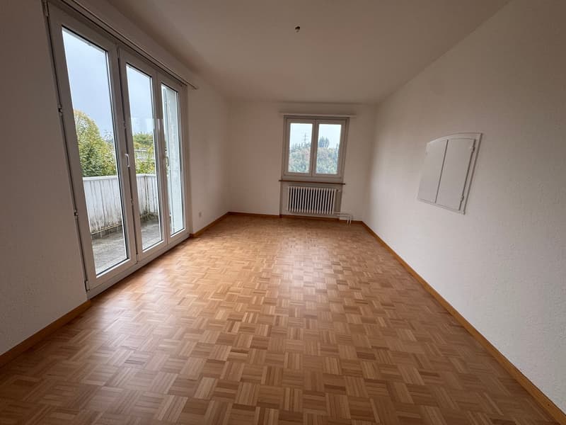 Geräumige 5-Zimmer-Wohnung mit Balkon in ruhiger Lage (2)